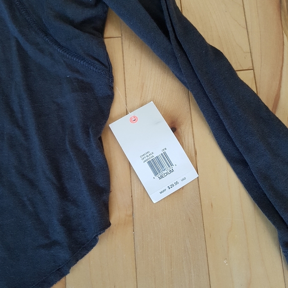 3 NEW Billabong long sleeve tops - Picture 4 of 4